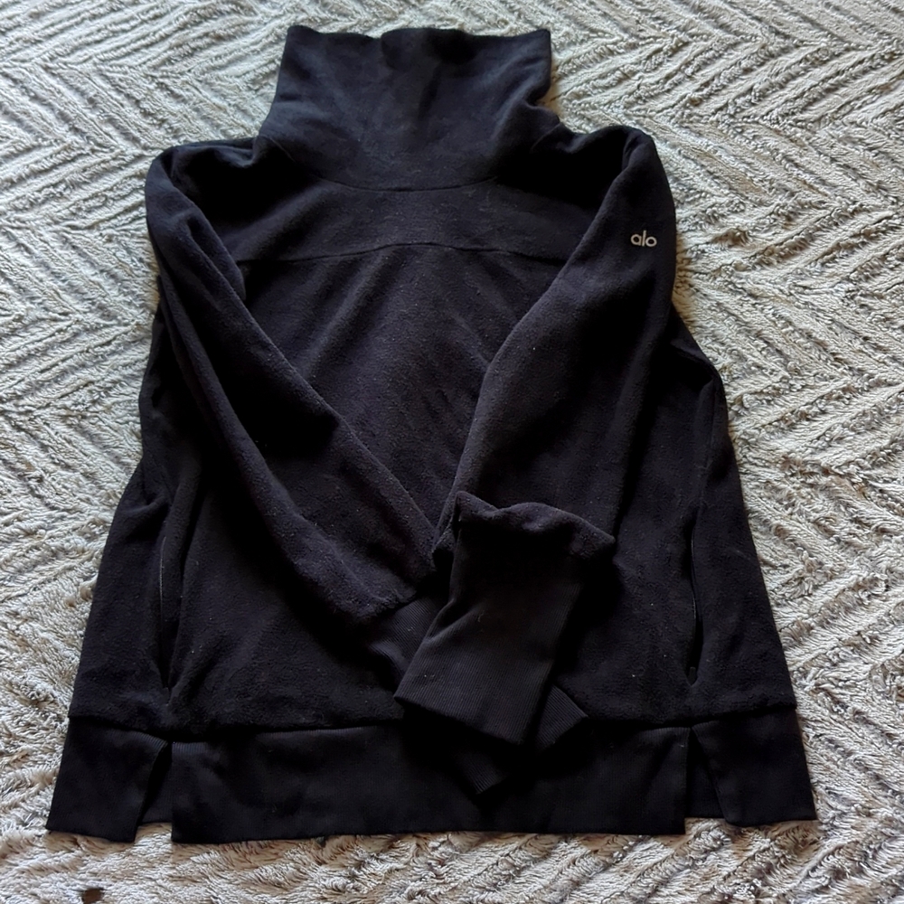Alo Fleece yoga Turtleneck Pullover